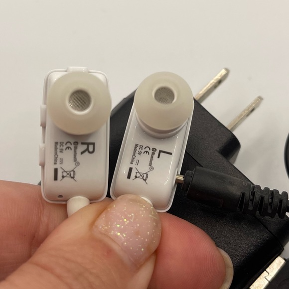 Bluetooth Headphones - Picture 5 of 9